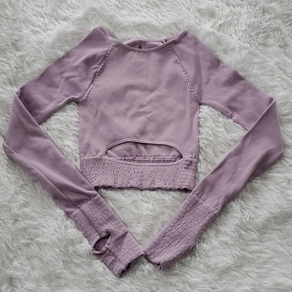 35. Free People Movement Cut It Out Longsleeve Crop Lilac - Picture 1 of 13